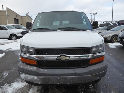 Used 2017 Chevrolet Express 2500 LT w/ LT Preferred Equipment Group image 2