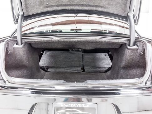 Used 2020 Chrysler 300 Touring w/ Sport Appearance Package image 39