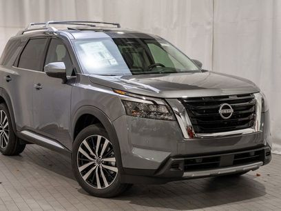 New 2025 Nissan Pathfinder Platinum w/ Lighting Package (N92)