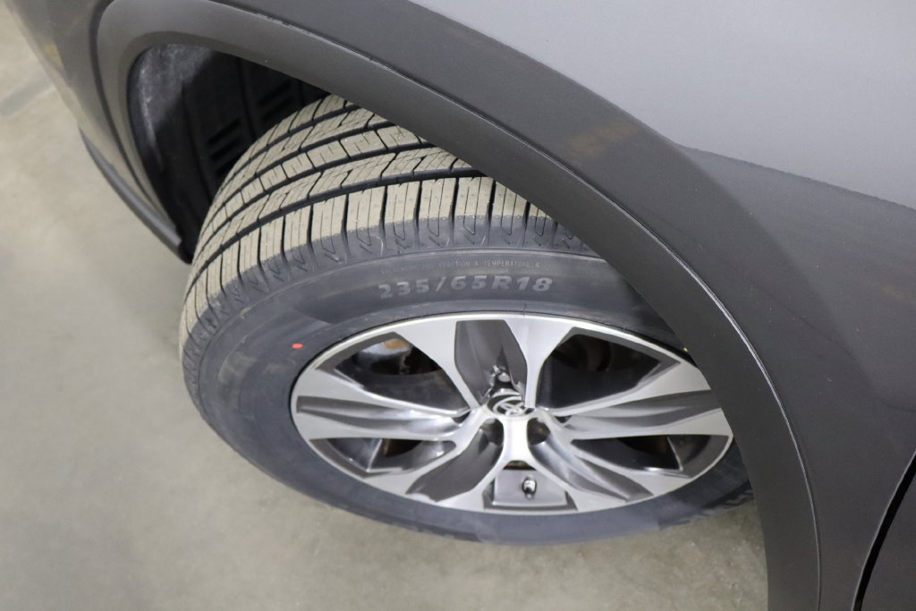 Used 2021 Toyota Highlander XLE FWD image 43