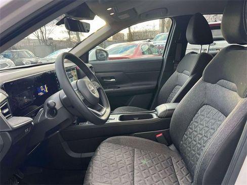 Used 2025 Nissan Kicks SV w/ Interior Electronics Package image 17