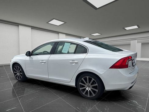 Used 2017 Volvo S60 T5 Inscription FWD image 9