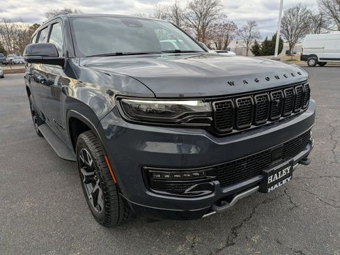 Used 2025 Jeep Wagoneer Series II image 2