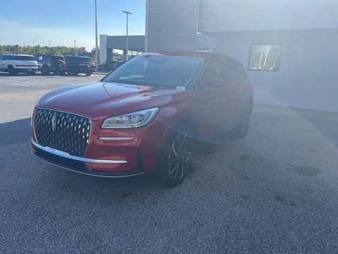 Used 2025 Lincoln Corsair Reserve image 8