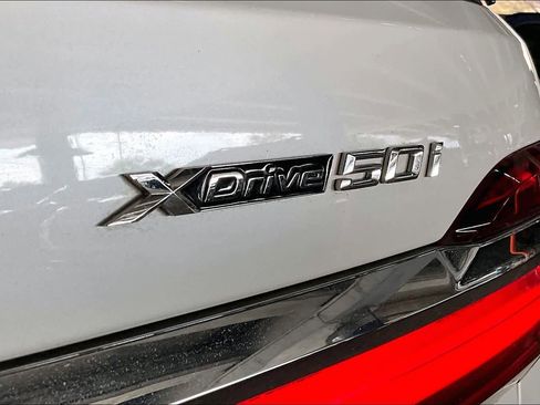 Used 2019 BMW X7 xDrive50i w/ M Sport Package AWD/4WD image 9