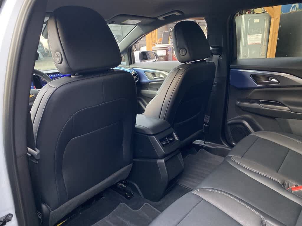 Used 2026 Chevrolet Equinox EV LT FWD image 15