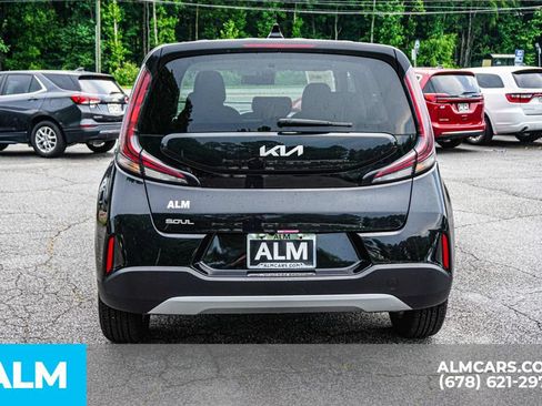 Used 2025 Kia Soul LX w/ LX Technology Package FWD image 11