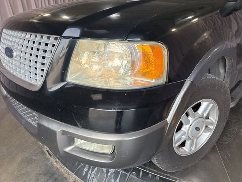 Used 2004 Ford Expedition XLT image 9
