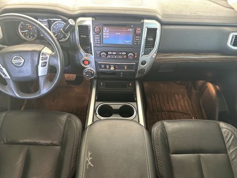 Used 2017 Nissan Titan SL image 18