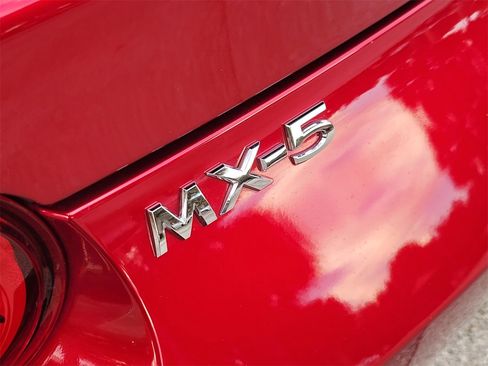 Used 2024 MAZDA MX-5 Miata Sport image 6