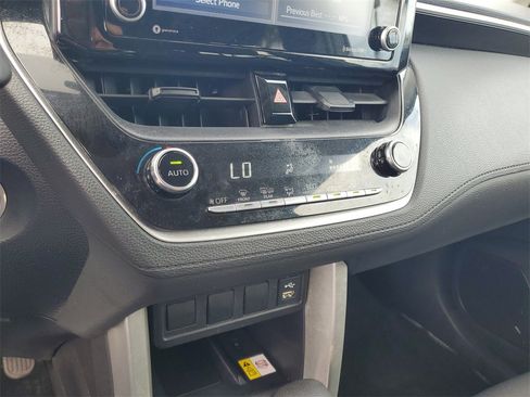 Used 2022 Toyota Corolla Cross LE image 22