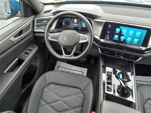 Used 2025 Volkswagen Atlas Cross Sport SE image 15