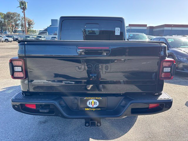 Used 2021 Jeep Gladiator Overland AWD/4WD image 6