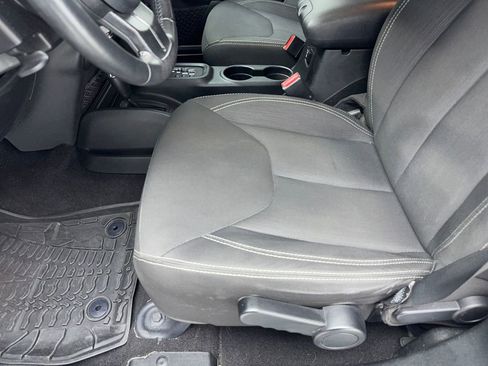 Used 2018 Jeep Wrangler Unlimited Sahara image 31