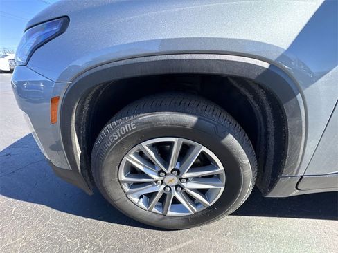 Used 2023 Chevrolet Traverse LT image 10