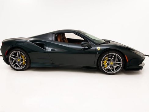 Certified 2022 Ferrari F8 Tributo RWD image 23