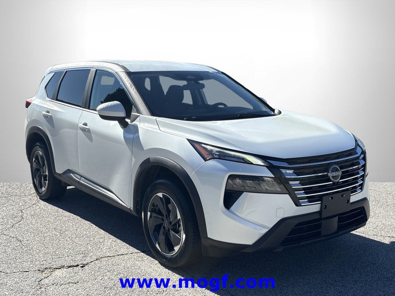Used 2025 Nissan Rogue SV AWD/4WD image 24