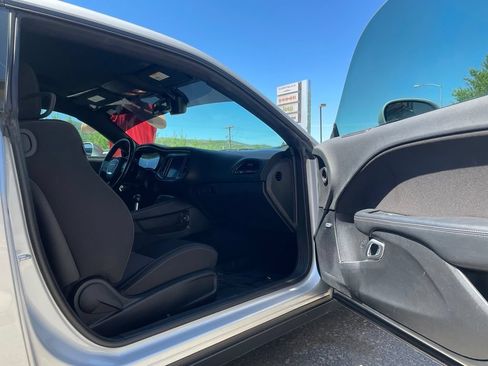 Used 2021 Dodge Challenger R/T Scat Pack RWD image 18