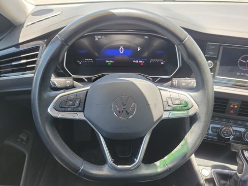 Used 2024 Volkswagen Jetta SE FWD image 23