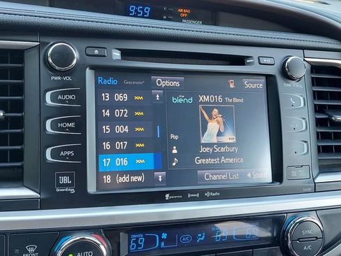 Used 2018 Toyota Highlander Limited AWD/4WD image 49