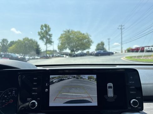 Used 2022 Kia Sorento EX w/ Panoramic Sunroof Package FWD image 15