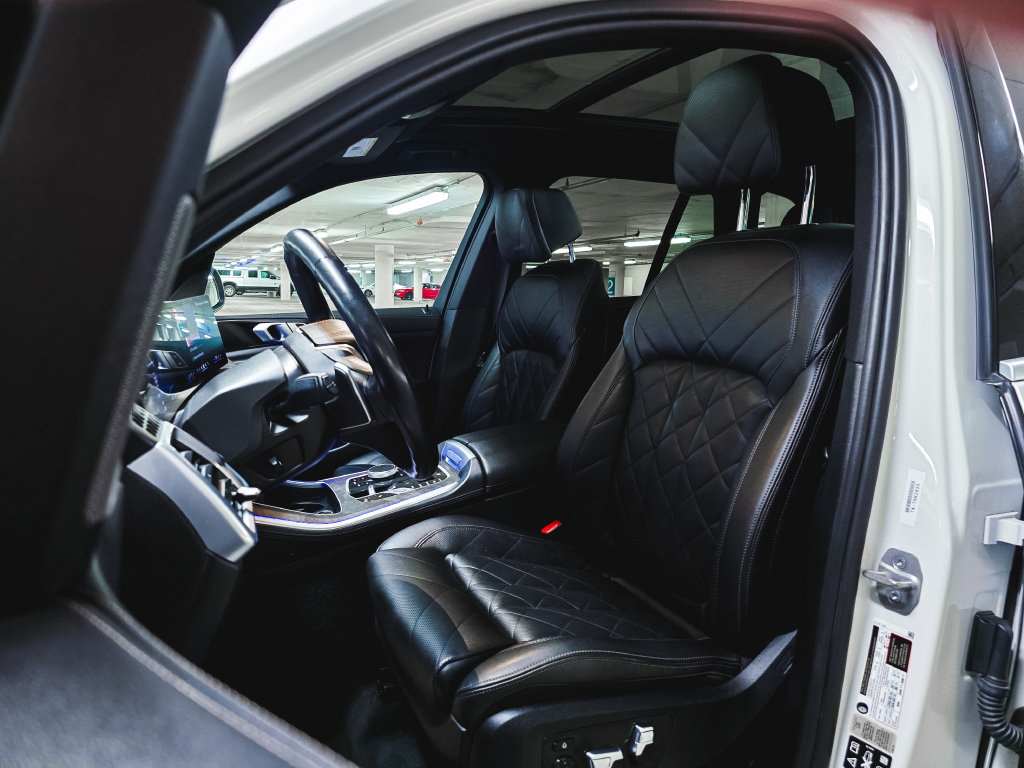 Used 2024 BMW X5 xDrive40i w/ Premium Package AWD/4WD image 19
