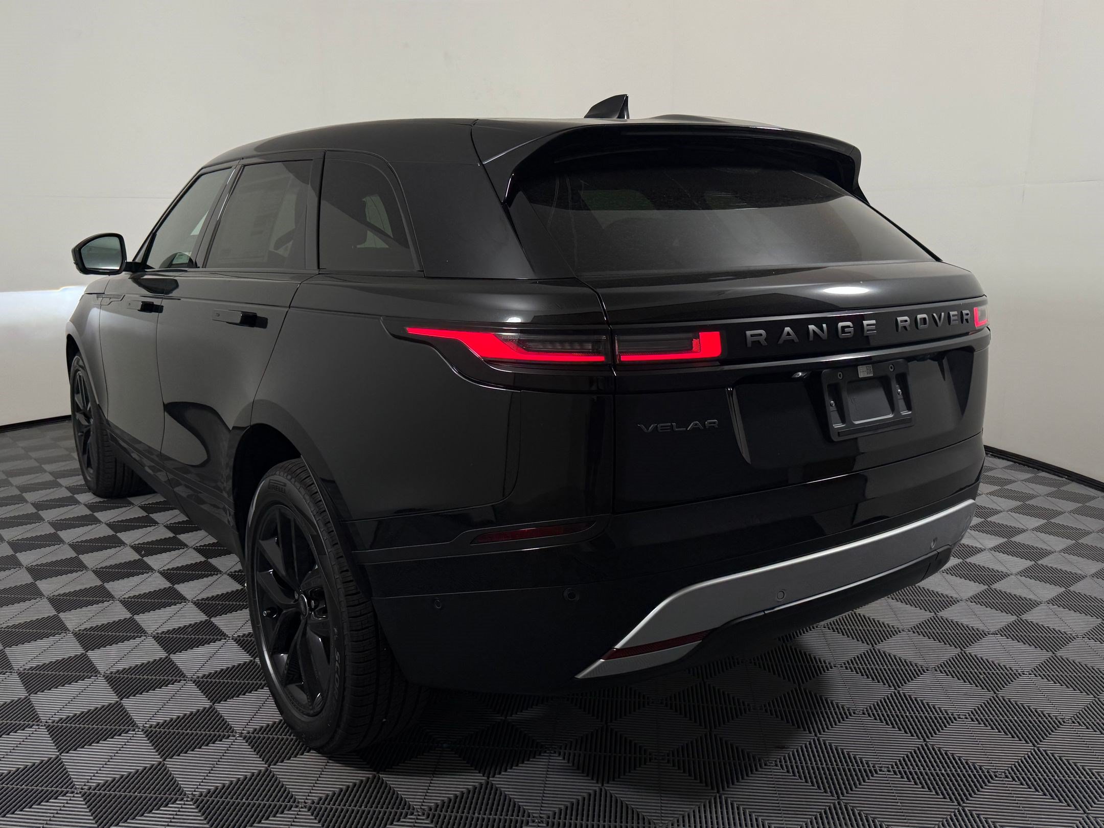 New 2026 Land Rover Range Rover Velar S AWD/4WD image 3