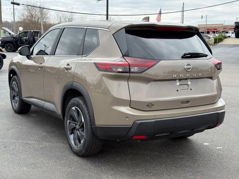 Used 2025 Nissan Rogue SV image 6