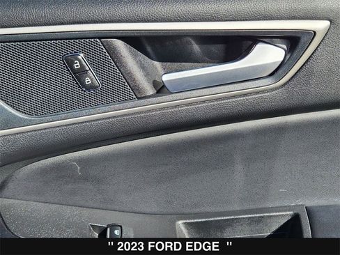 Used 2023 Ford Edge SEL w/ Convenience Package image 31