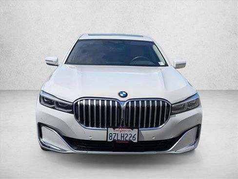 Certified 2022 BMW 750i xDrive w/ Executive Package AWD/4WD image 2