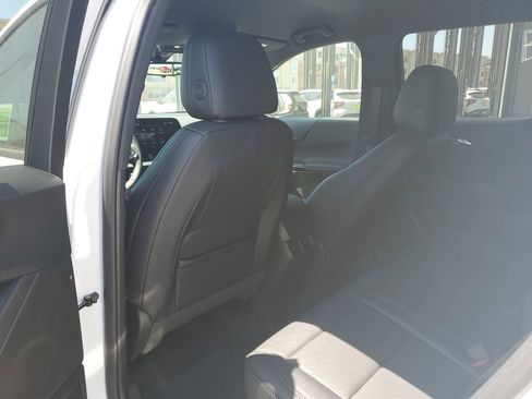 New 2026 Chevrolet Equinox LT w/ Convenience Package II FWD image 15