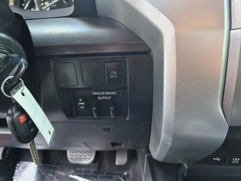 Used 2021 Toyota Tundra SR5 w/ SX Package image 15