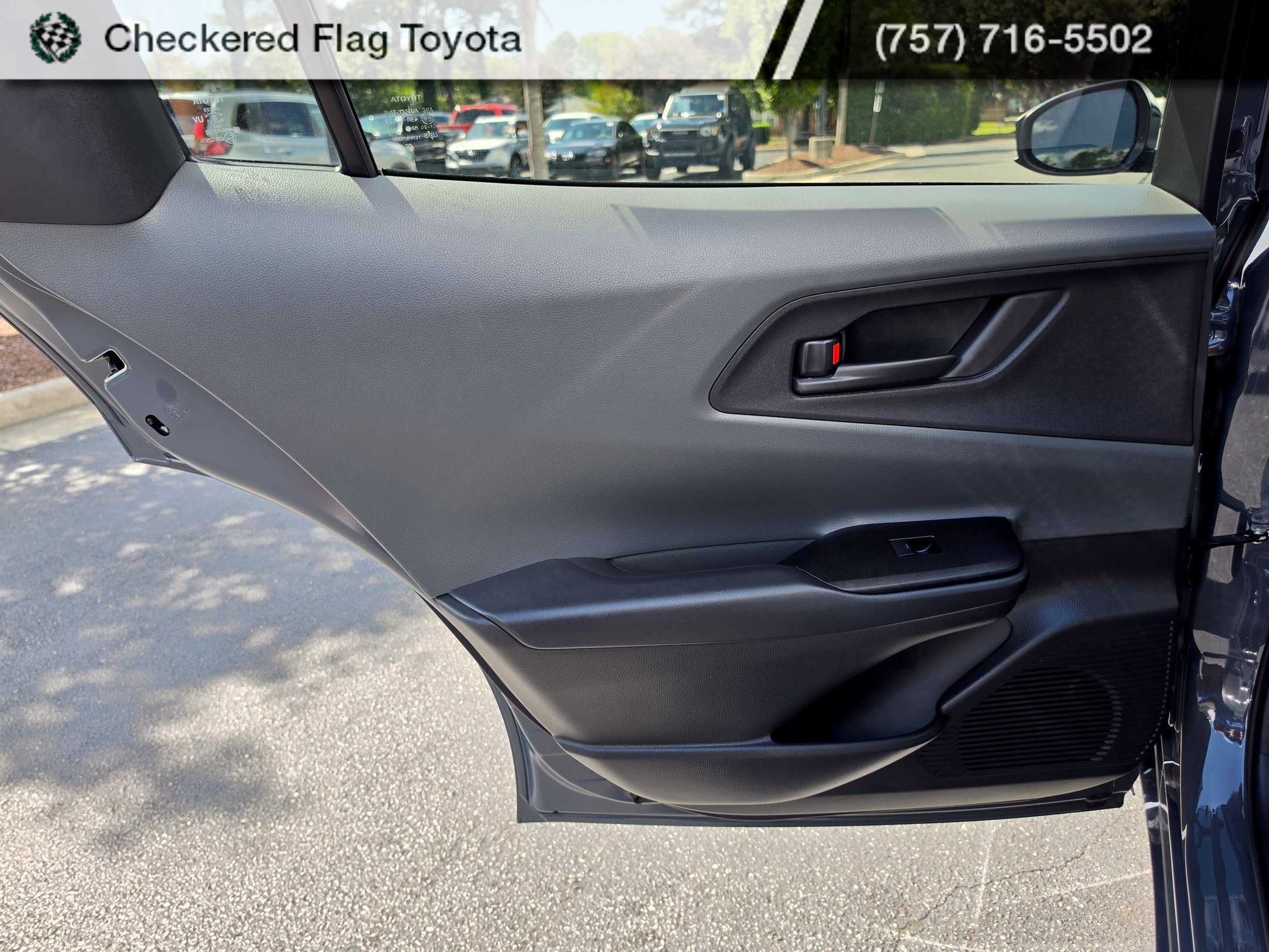 Used 2023 Toyota Prius LE FWD image 27