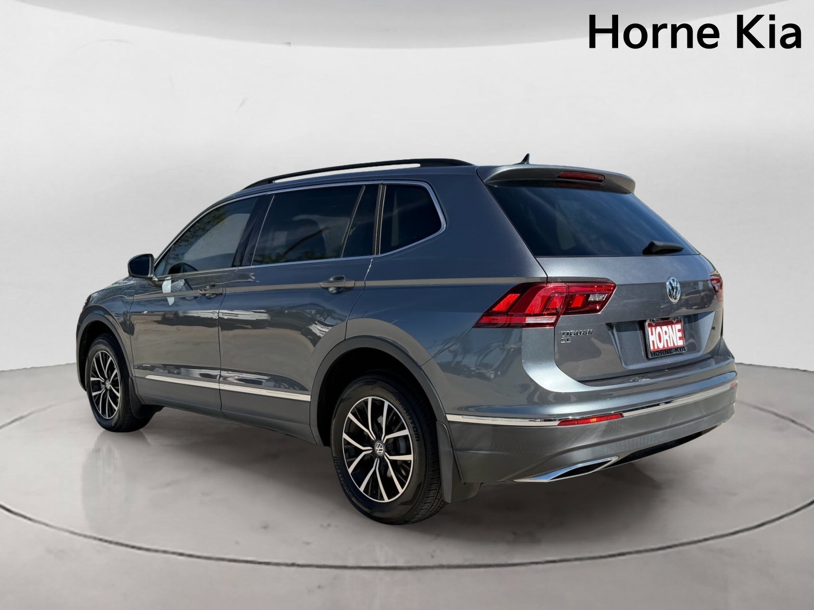 Used 2021 Volkswagen Tiguan SE FWD image 5