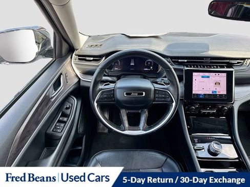 Used 2022 Jeep Grand Cherokee L Limited AWD/4WD image 24