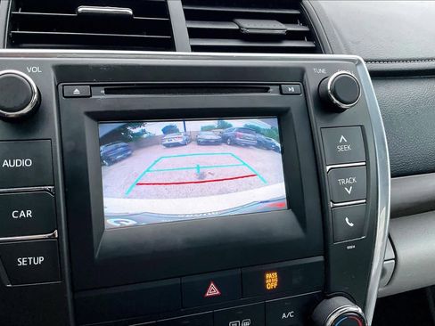 Used 2017 Toyota Camry LE FWD image 26