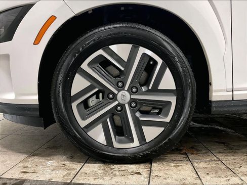 Used 2023 Hyundai Kona SE w/ Cargo Package image 7