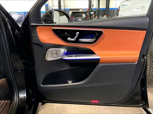 Used 2023 Mercedes-Benz GLC 300 4MATIC image 12