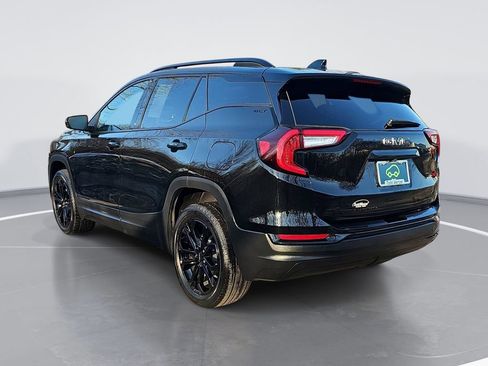 Certified 2022 GMC Terrain SLT w/ Elevation Edition AWD/4WD image 6