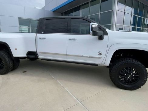 New 2026 Chevrolet Silverado 3500 High Country w/ High Country Premium Package AWD/4WD image 3