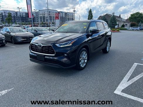 Used 2020 Toyota Highlander Limited AWD/4WD image 3