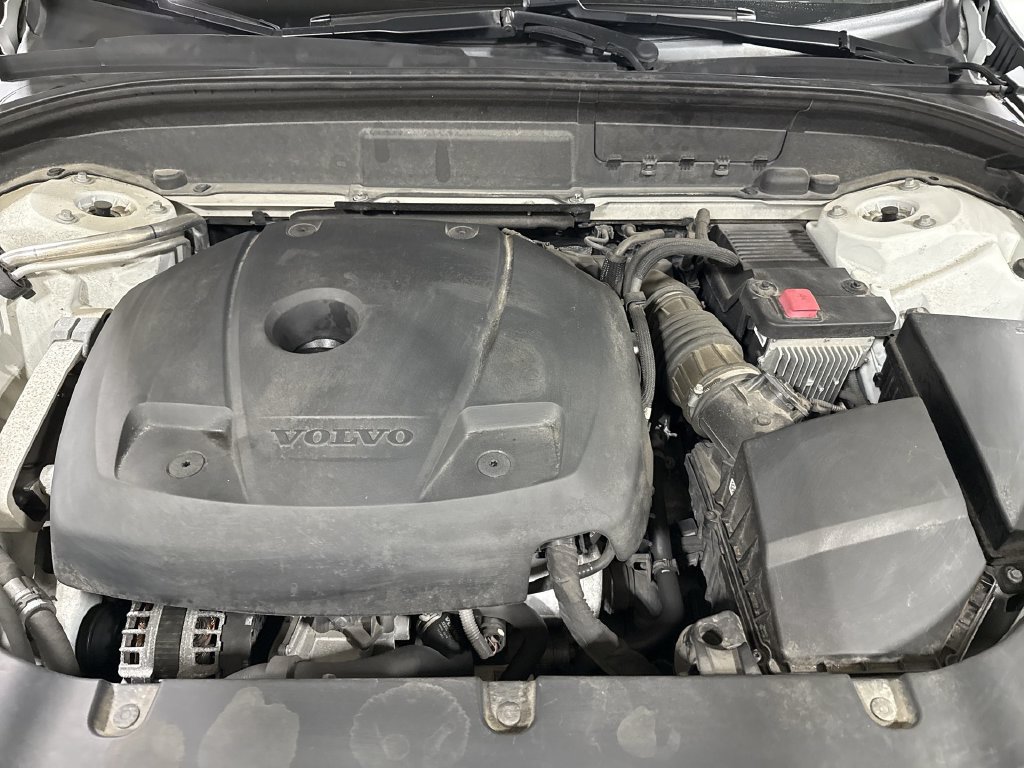 Used 2020 Volvo XC60 T6 Momentum AWD/4WD image 26