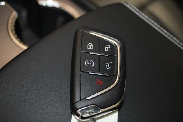 Certified 2026 Cadillac Vistiq Sport w/ LPO, Floor Liner Package AWD/4WD image 25