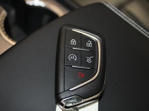 Certified 2026 Cadillac Vistiq Platinum w/ LPO, Floor Liner Package AWD/4WD image 25
