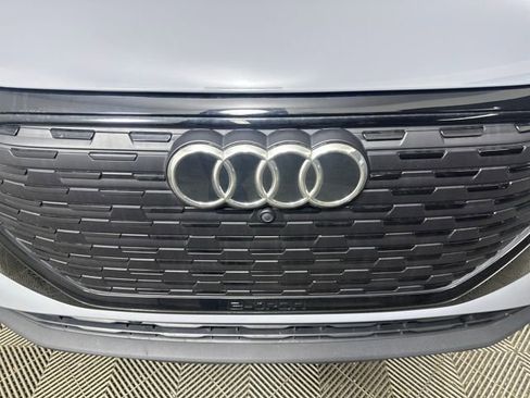 Used 2024 Audi Q4 e-tron Premium Plus w/ Premium Plus image 9