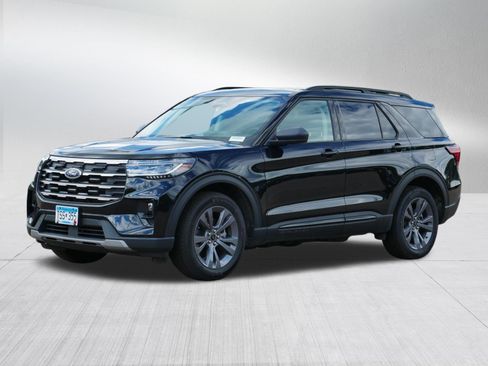 Used 2026 Ford Explorer Active w/ Active Comfort Package AWD/4WD image 3