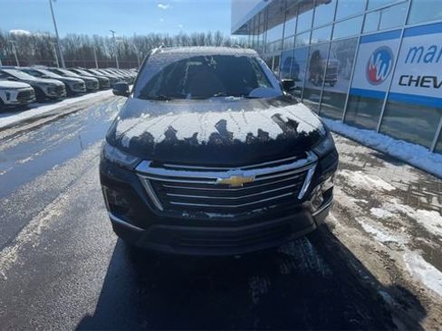 Used 2023 Chevrolet Traverse LT image 3