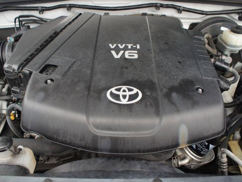 Used 2011 Toyota Tacoma PreRunner image 24