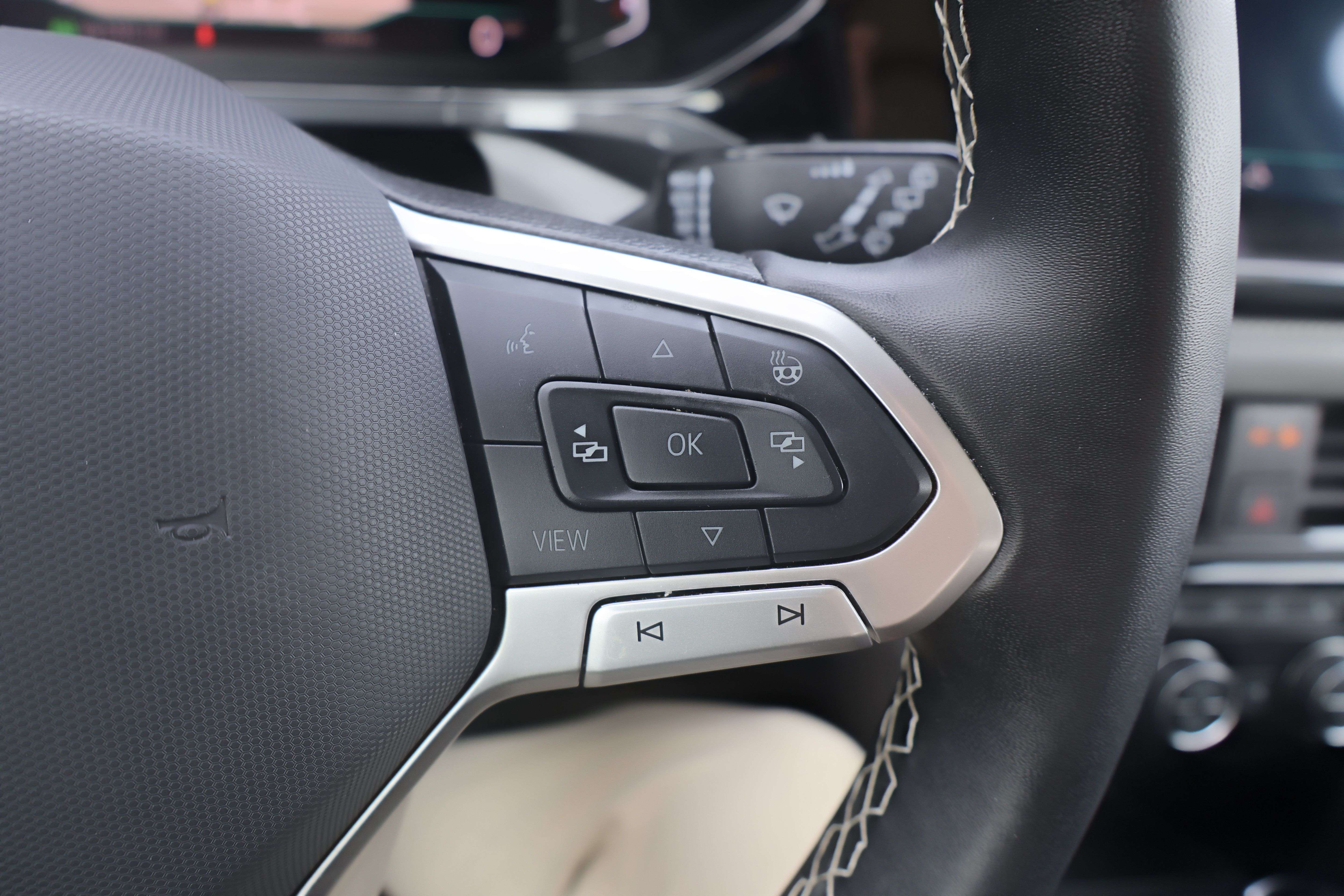 Certified 2024 Volkswagen Taos SEL AWD/4WD image 18