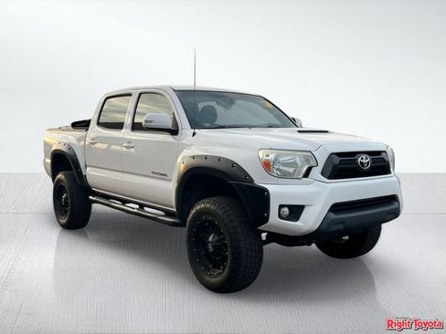 Used 2014 Toyota Tacoma PreRunner w/ TRD Sport Package RWD image 5